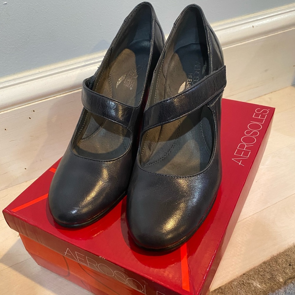 ✨✨Excellent Condition Aerosoles Pumps